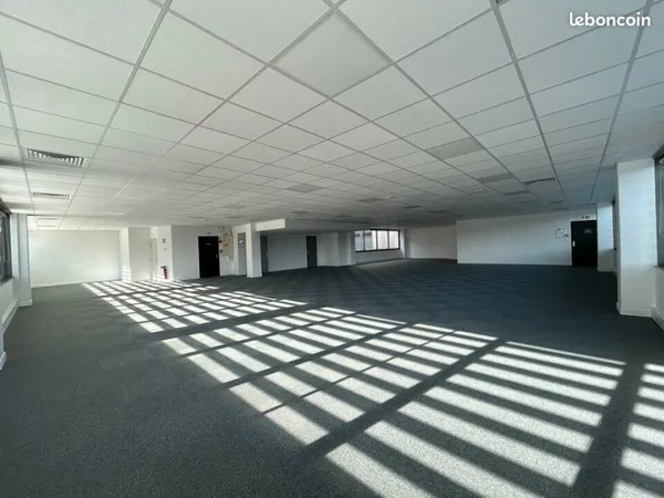 Bureaux 1 508 m²