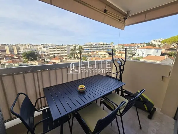 APPARTEMENT 3 PIÈCES DE 78 m² AVEC PARKING ET CAVE - LE CANNET