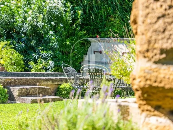 Très belle maison du 18ème siècle à vendre à Mouriès