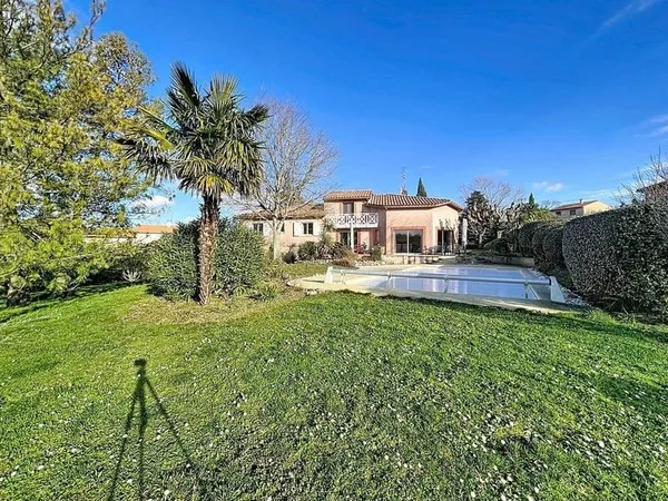 Auzielle, maison familiale avec vue dégagée