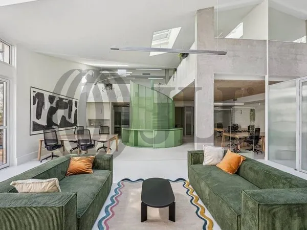 Bureaux 326 m²
