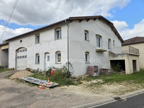 Maison à vendre 4 pièces, garage et vaste sous-sol proche de la Belgique et du Luxembourg
