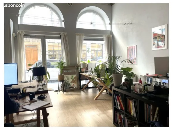 Espace de travail à louer dans bureaux partagés