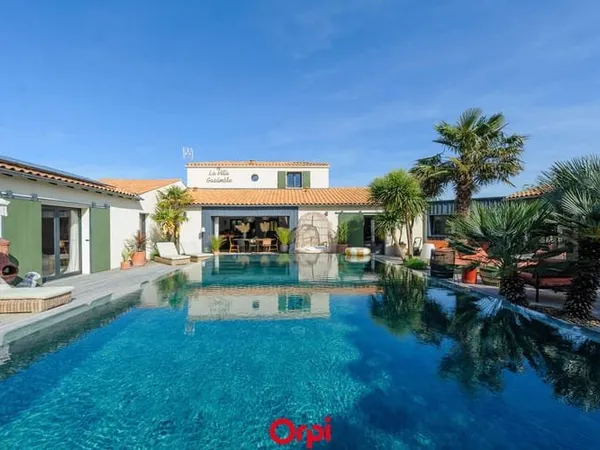 Maison 7 pièces 280 m²