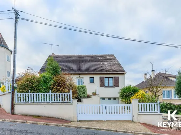 FANCONVILLE quartier calme ,Maison 7 piéces,4 chambres dont 2 au RDC,véranda,sous sol total ,400 M² 