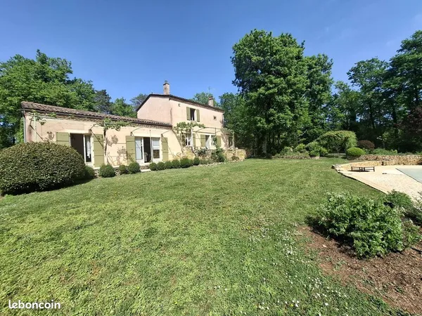 Maison 5 pièces 140 m²