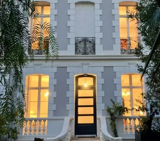 Maison 6 pièces 240 m²