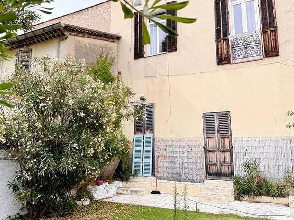 Maison 5 pièces 202 m²