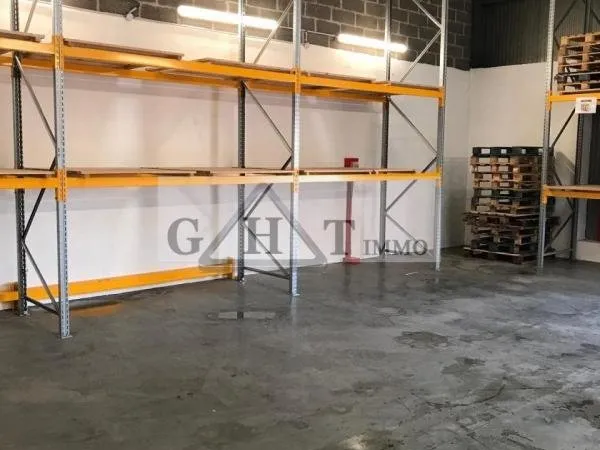 ENTREPOT 250 M² A LOUER BRETIGNY SUR ORGE