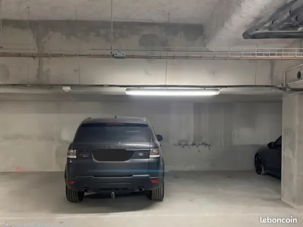 2 parkings côte à côte, résidence récente de standing, secteur Mairie, borne autorisée, Frais de Not