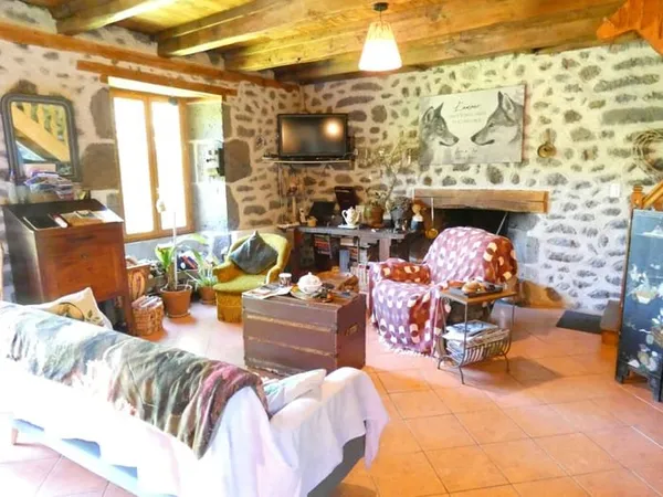 MAISON EN PIERRE RENOVEE BELLE VUE