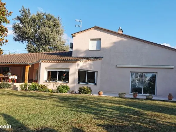 Maison bord de Lot