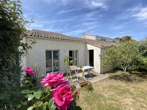 MAISON 3 CHAMBRES AVEC GARAGE ET JARDIN CLOTURE