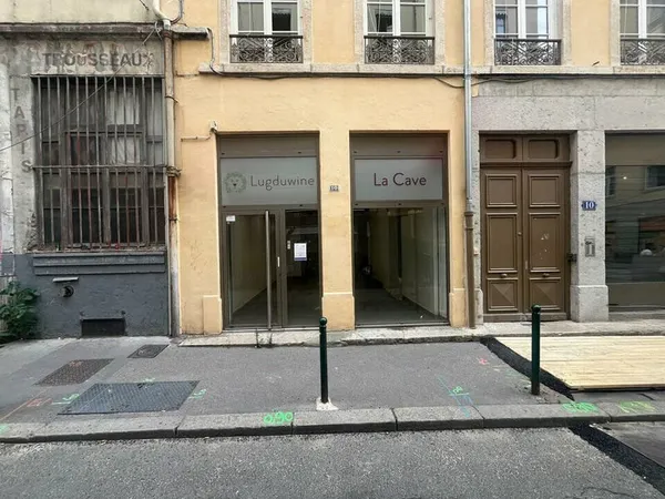 LOCAL COMMERCIAL à LOUER