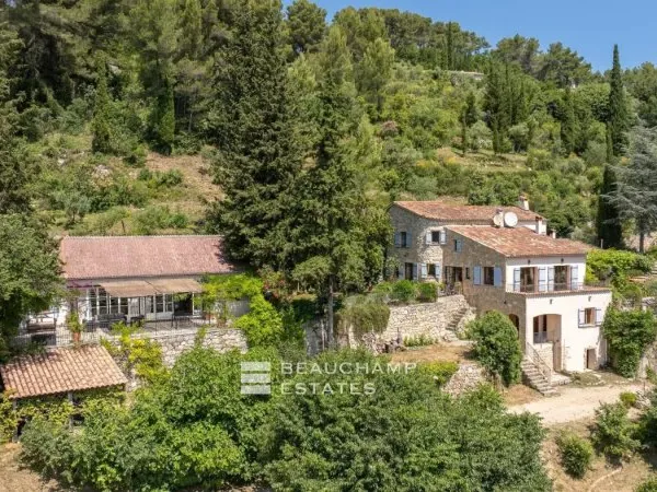 EXCLUSIVITÉ - Domaine privée 9 chambres avec accès rivière - Fay