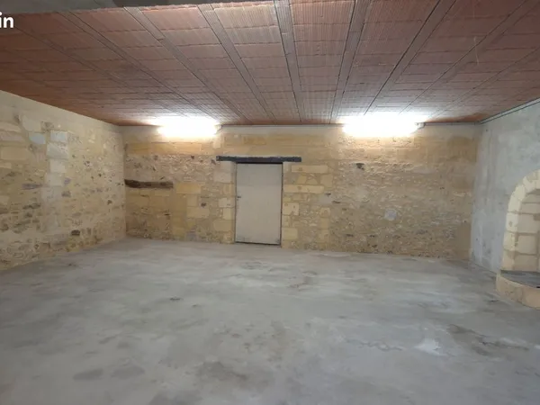 Garage 90 m² - Libourne centre / quais