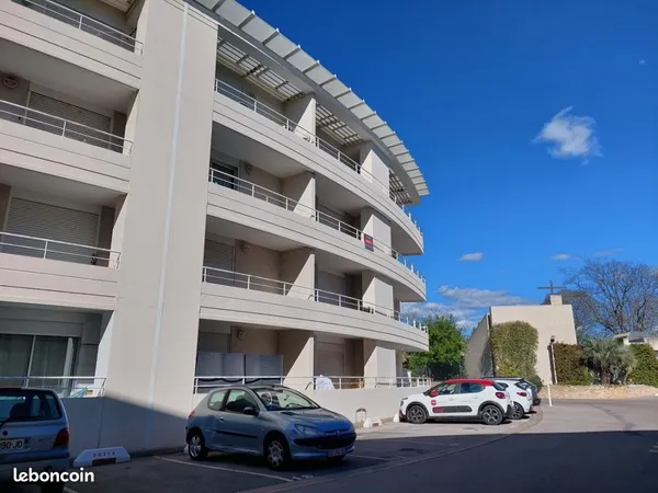 Studio 1 pièce 21 m²