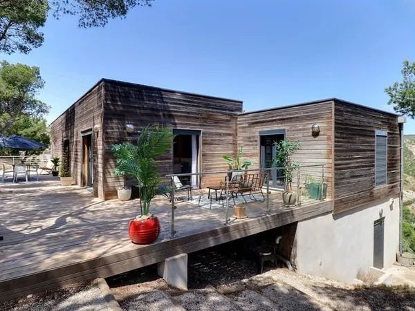 Terrain avec permis purgé 1.087m2 projet de villa contem