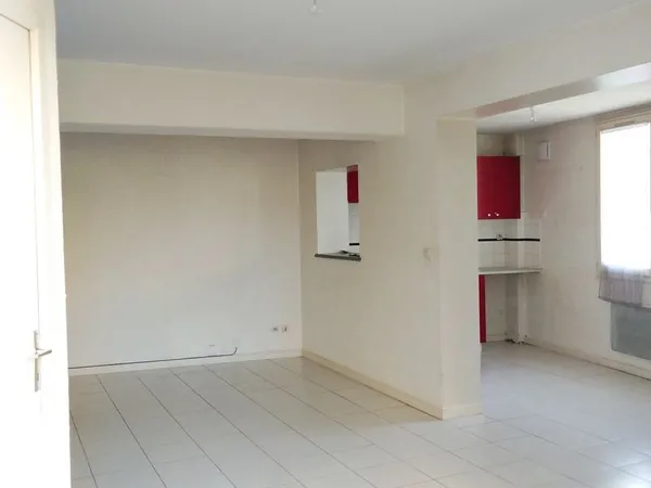 Centre St-Genis - T2 de 50 m² avec Jardin & 2 Parkings