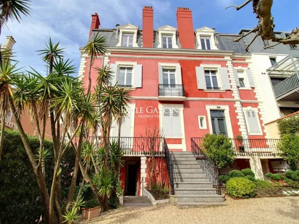 A vendre, grand appartement avec parking Biarritz