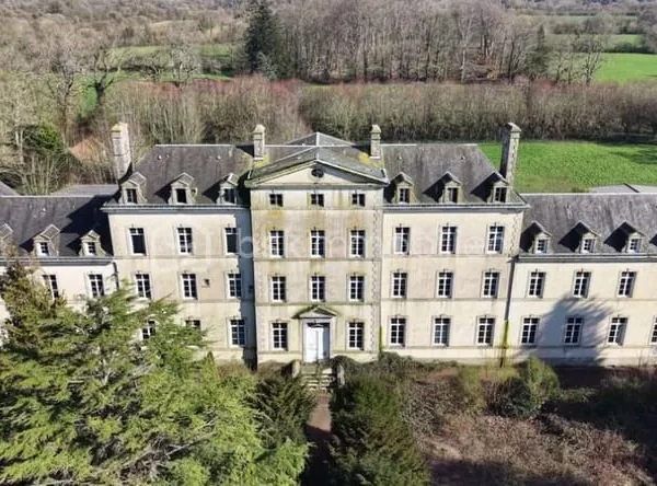 Château d'Exception en zone franche SAINT SAUVEUR VILLAGES 50490