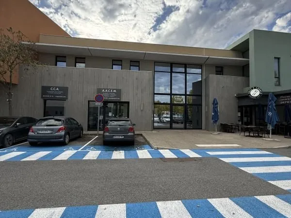 Local commercial 130 m²