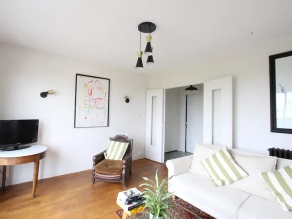 Vue dominante sur le Val de Loire, appartement rénové