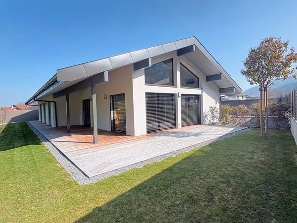 Maison neuve meublée à louer