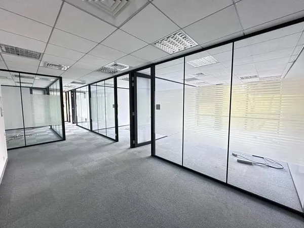 Bureau 352 m²