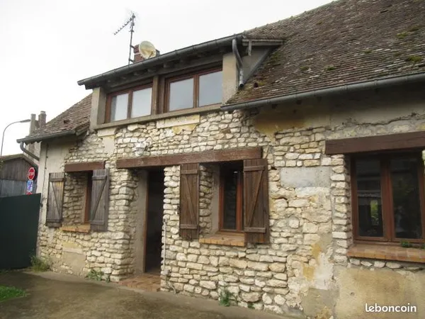 Agréable maison ancienne située à deux pas de Bréval