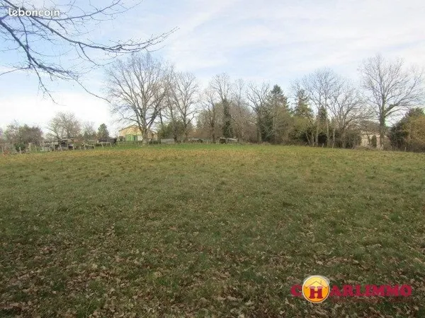 Terrain 5565 m² Chabanais