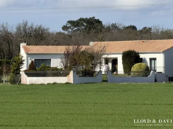 Maison 6 pièces 252 m²