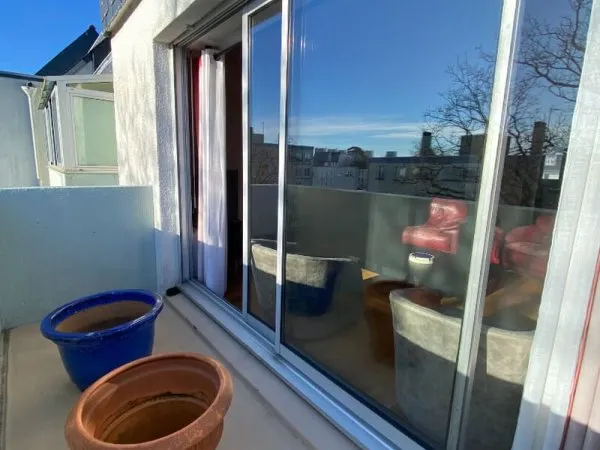 Duplex de Type 6-108m² avec ascenseur+garage électrifié -derniers étages
