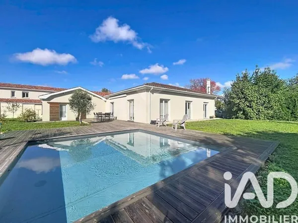Maison de plain-pied 5 pièces 106 m²