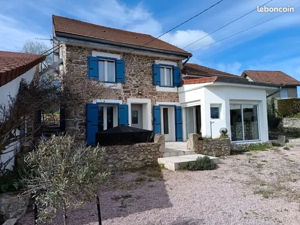 Maison rénovée à Molles