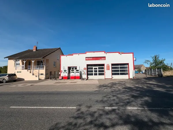 Garage - station service - maison à vendre