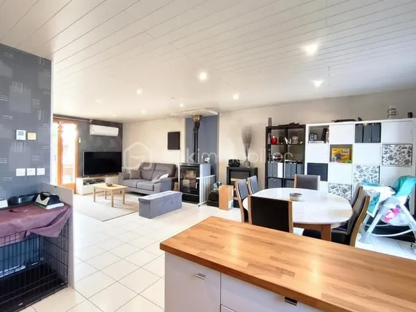 Maison individuelle récente avec terrasse, jacuzzi et jardin sans vis-à-vis