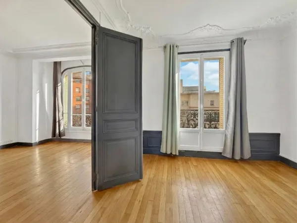 - SOUS OFFRE - 92400 Courbevoie - Appartement 3 pièces en étage élevé
