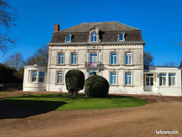 Maison 13 pièces 400 m²