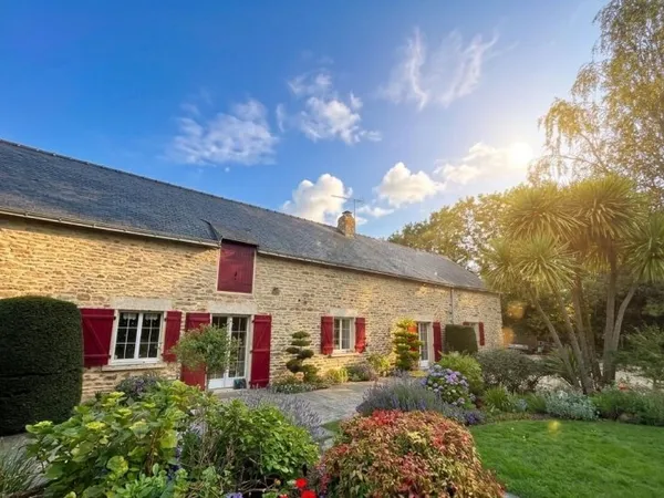 Longère en pierre de taille de plain-pied -125 m² - Charme et cadre paradisiaque !