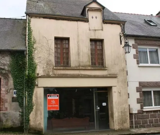 LA CHEZE MAISON A RENOVER AVEC TERRAIN 400 M²