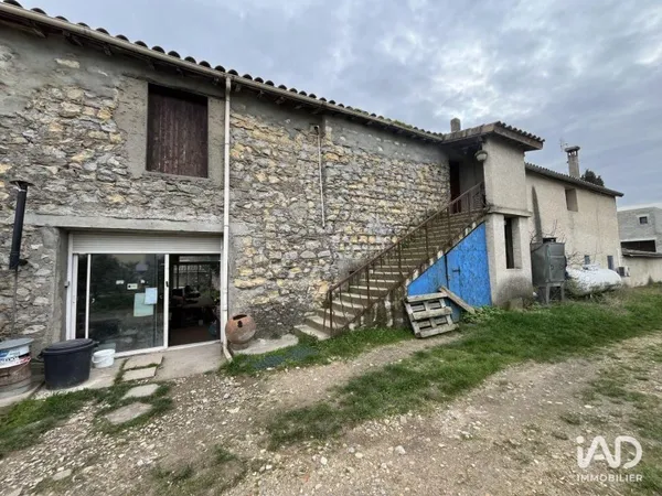 Local commercial 3 pièces 248 m²