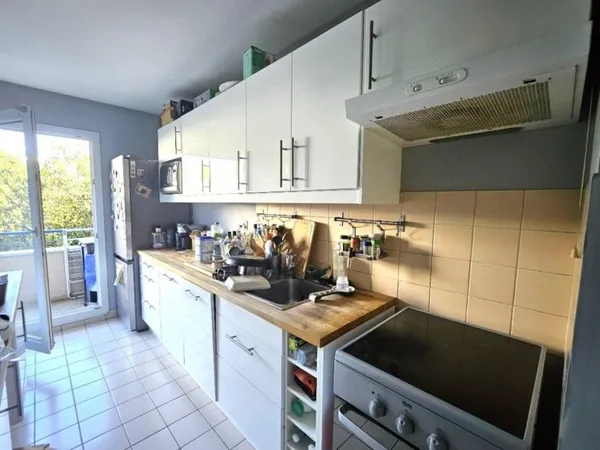 Appartement T3 balcon et parking au Chartrons