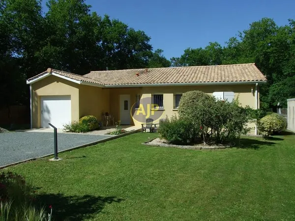 Maison Grayan Et L Hopital 4 pièce(s) 95 m2