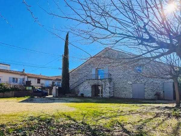 Maison 261 m²