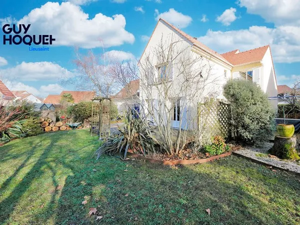 Magnifique maison spacieuse à vendre à Lieusaint - 5 chambres, jardin et garage