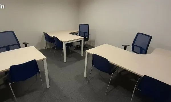Bureau équipé en 3 postes de travail , climatisé, meublé et tout équipé, centre ville Saint Quentin