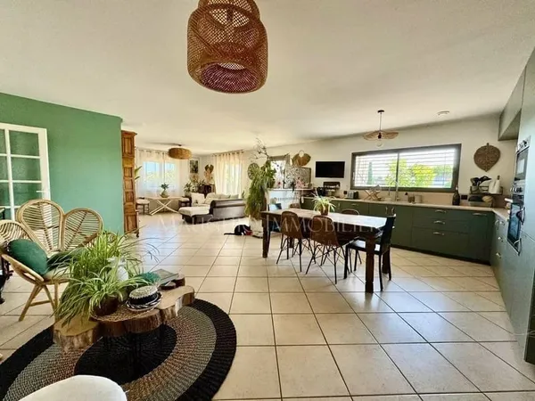 Ensemble immobilier de 350m²