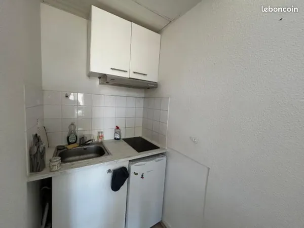 À LOUER T1 MEUBLE 24 m²