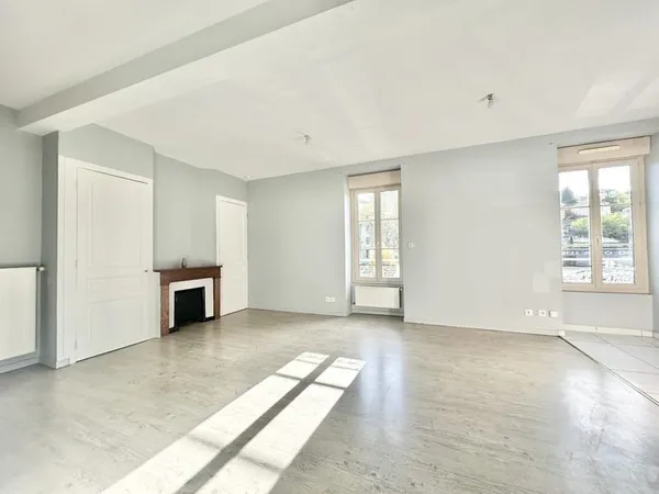 T4 DUPLEX - CENTRE RIVE DE GIER